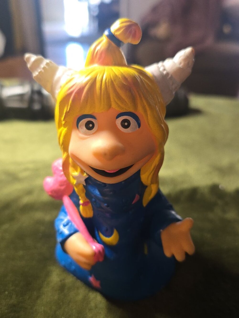 Eureeka's Castle Eureeka Rubber Figure Puppet 1990 MTV Nickelodeon Pizza Hut
